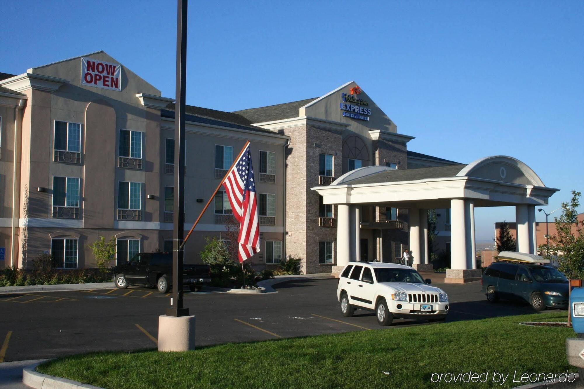 Holiday Inn Express Hotel & Suites Evanston By Ihg Exterior foto